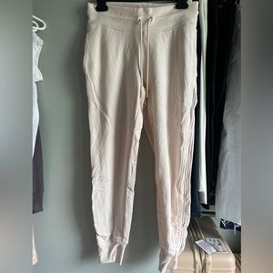 Athleta cream joggers XS petite